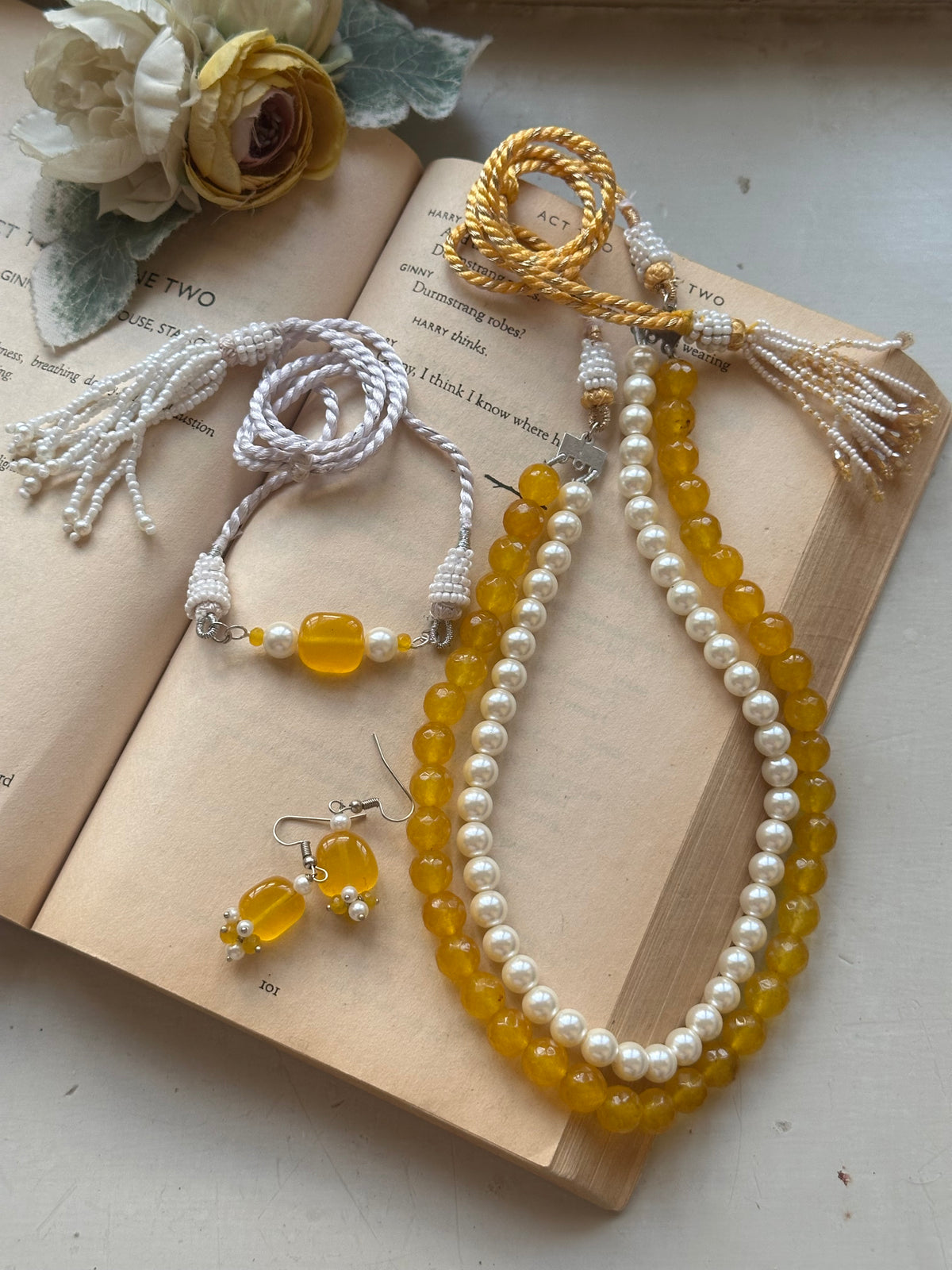 SHAMSA SET [INCLUDES CHOKER, EARRINGS AND MALA]
