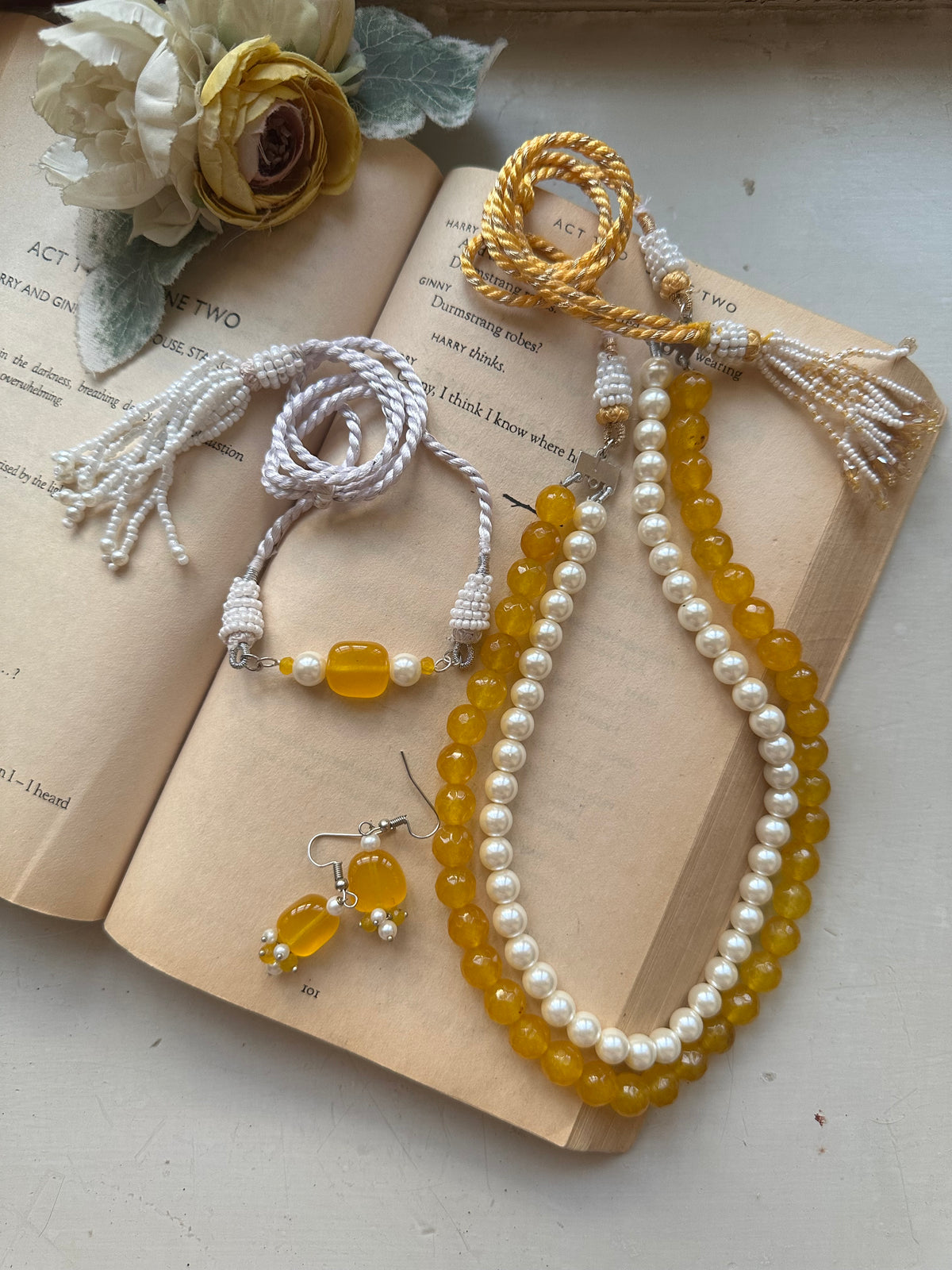 SHAMSA SET [INCLUDES CHOKER, EARRINGS AND MALA]
