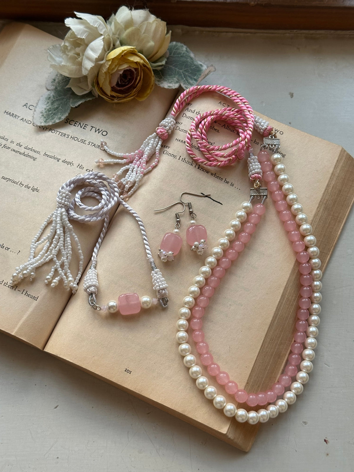GULABI PARI CHOKER SET [CHOKER WITH EARRINGS]