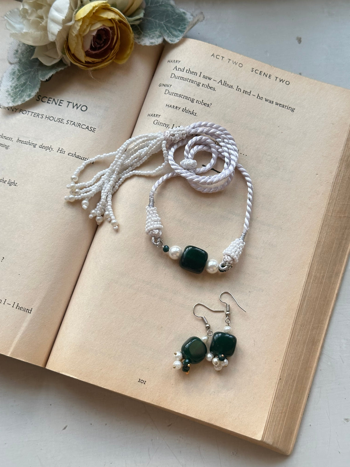 ZEENIA CHOKER SET [CHOKER WITH EARRINGS]