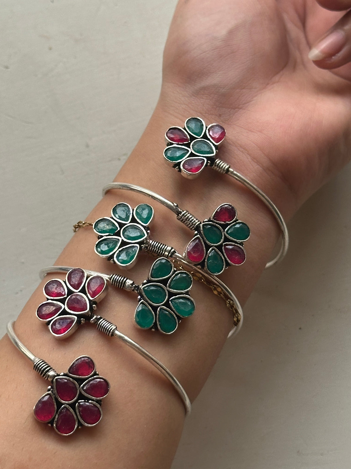 GULNOOSH HANDCUFF [RED/GREEN STONES]
