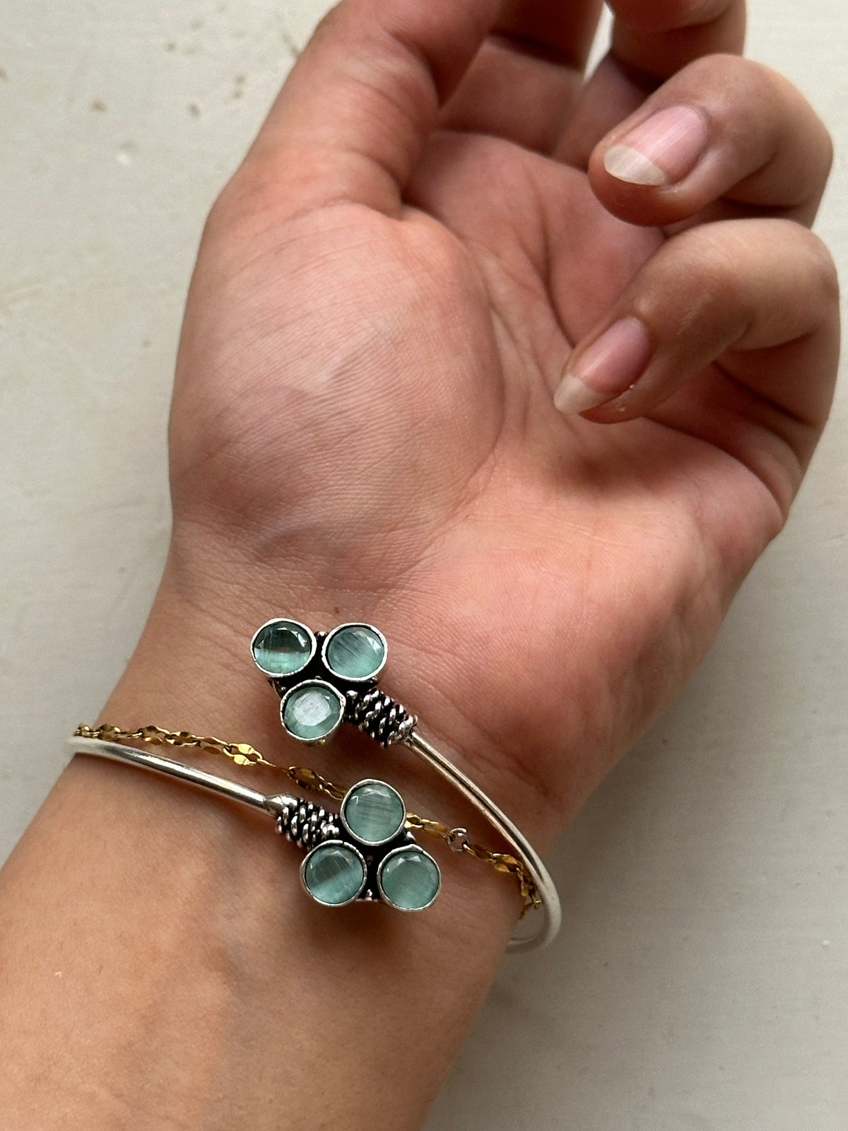 GULANDAAM HANDCUFF [MINT GREEN]