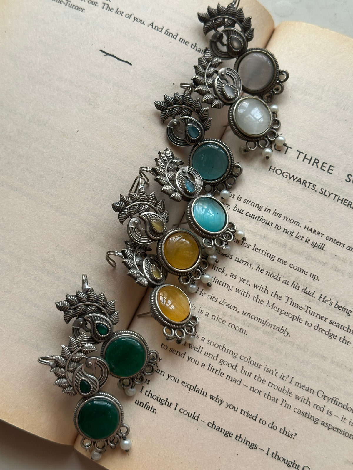 AREEJ EARCUFFS [DARK BLUESTONE]