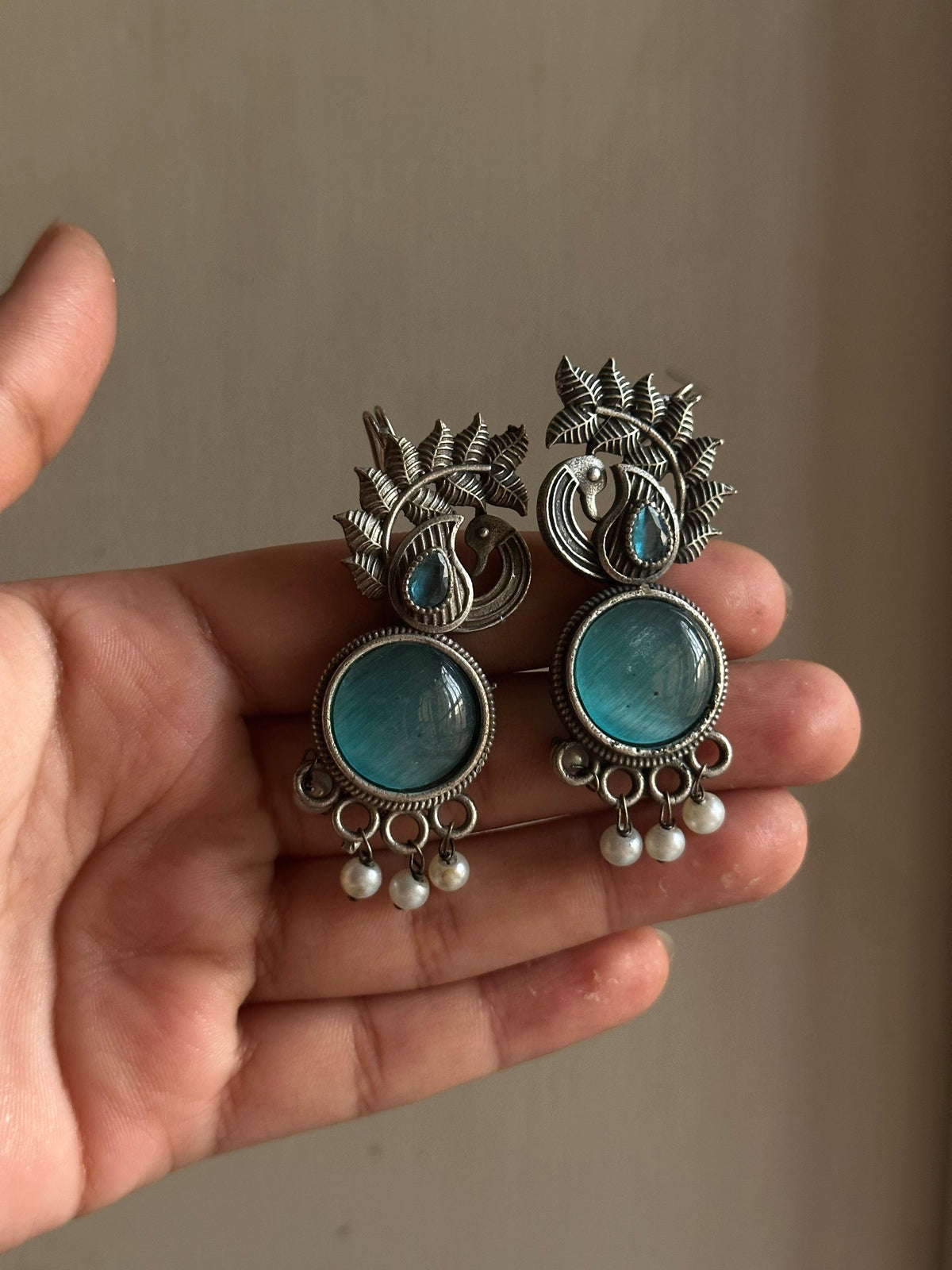 AREEJ EARCUFFS [ICEBLUE STONE]
