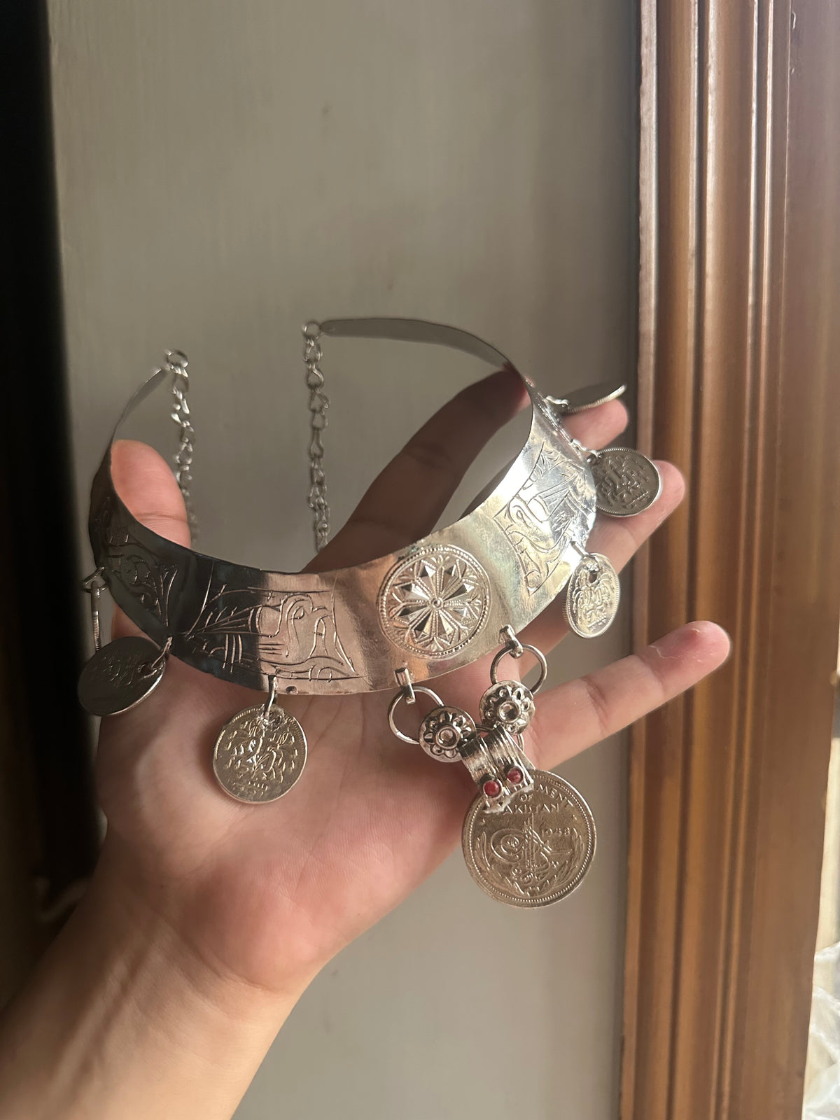 VINTAGE COIN HASLI SET [NECKPIECE WITH EARSTUDS]