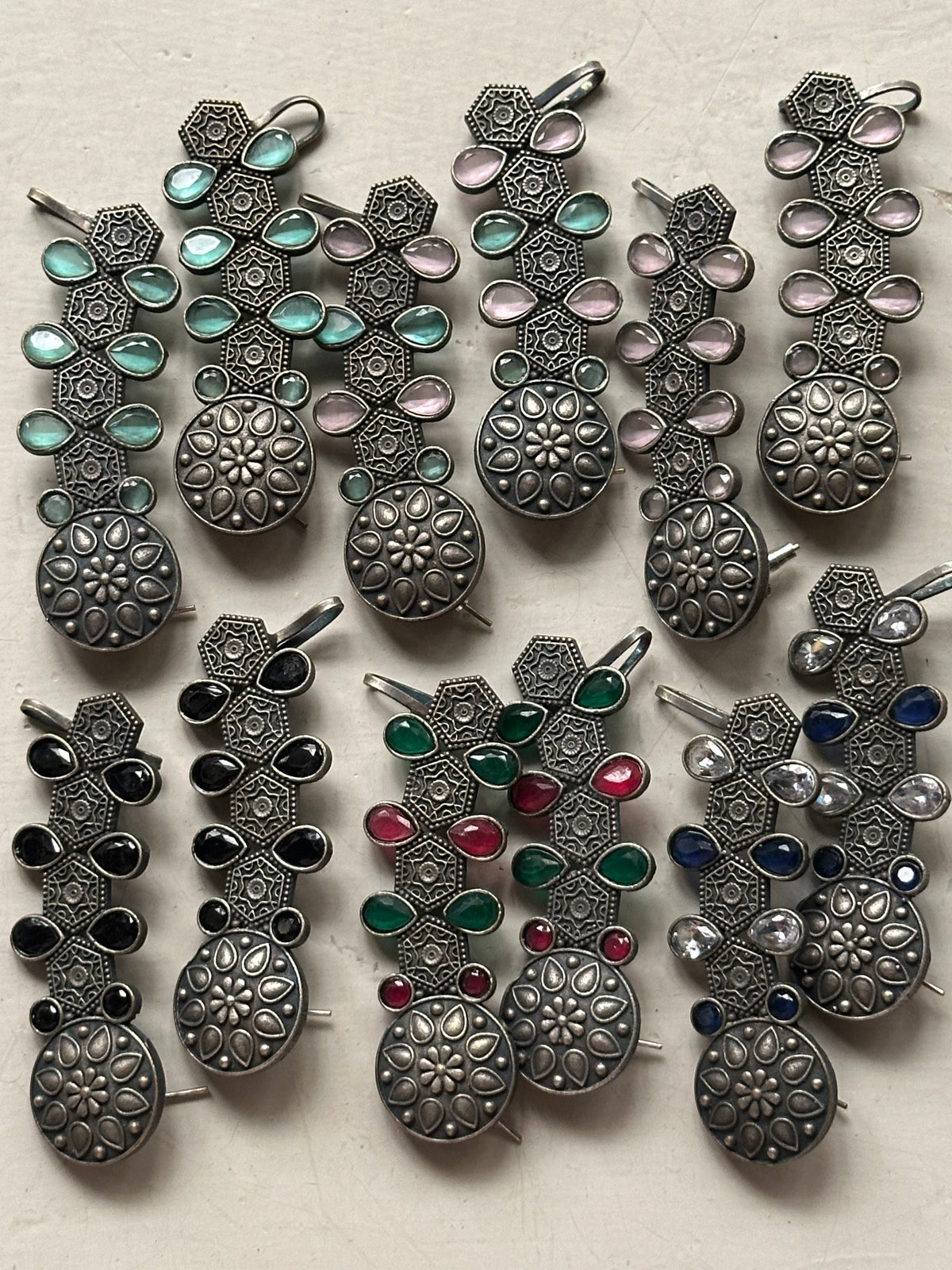 ROSHAIRA EARCUFFS [RED / GREEN COMBO STONES]