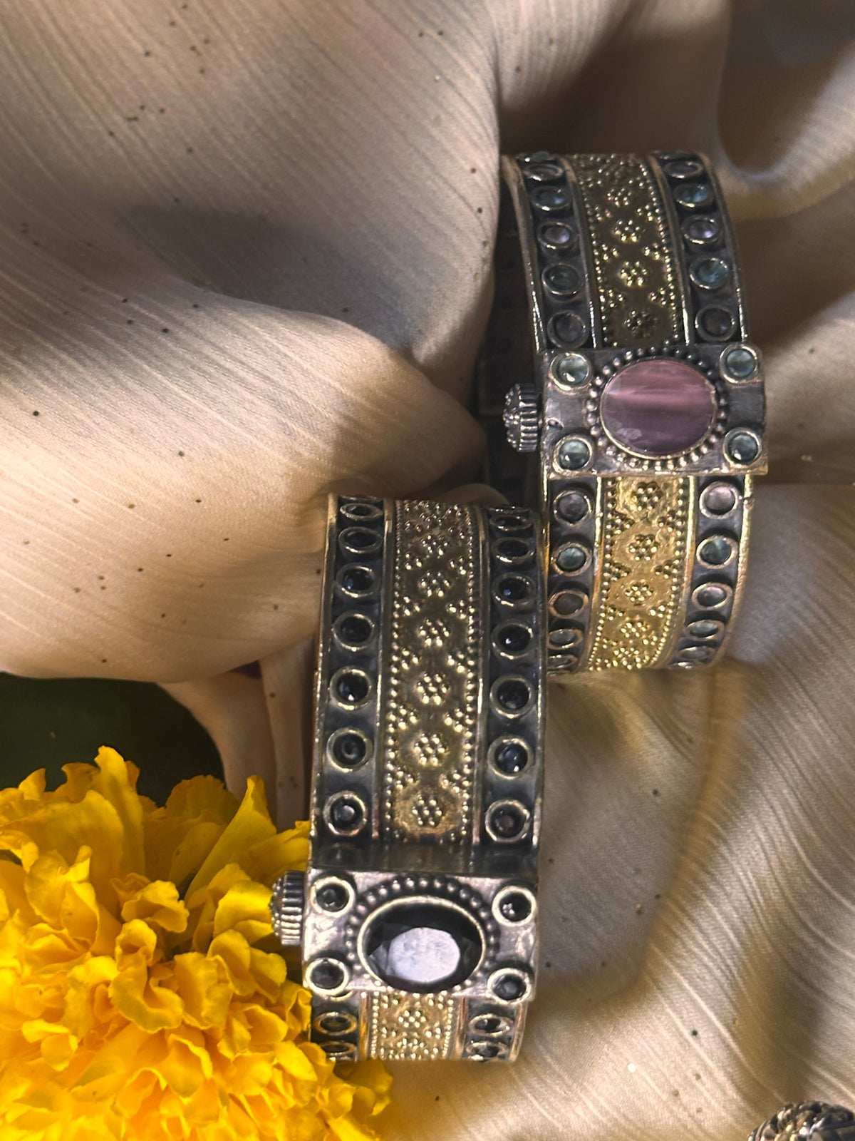 MEHER AFREEN HANDCUFF [ONE HANDCUFF] [PINK STONE]