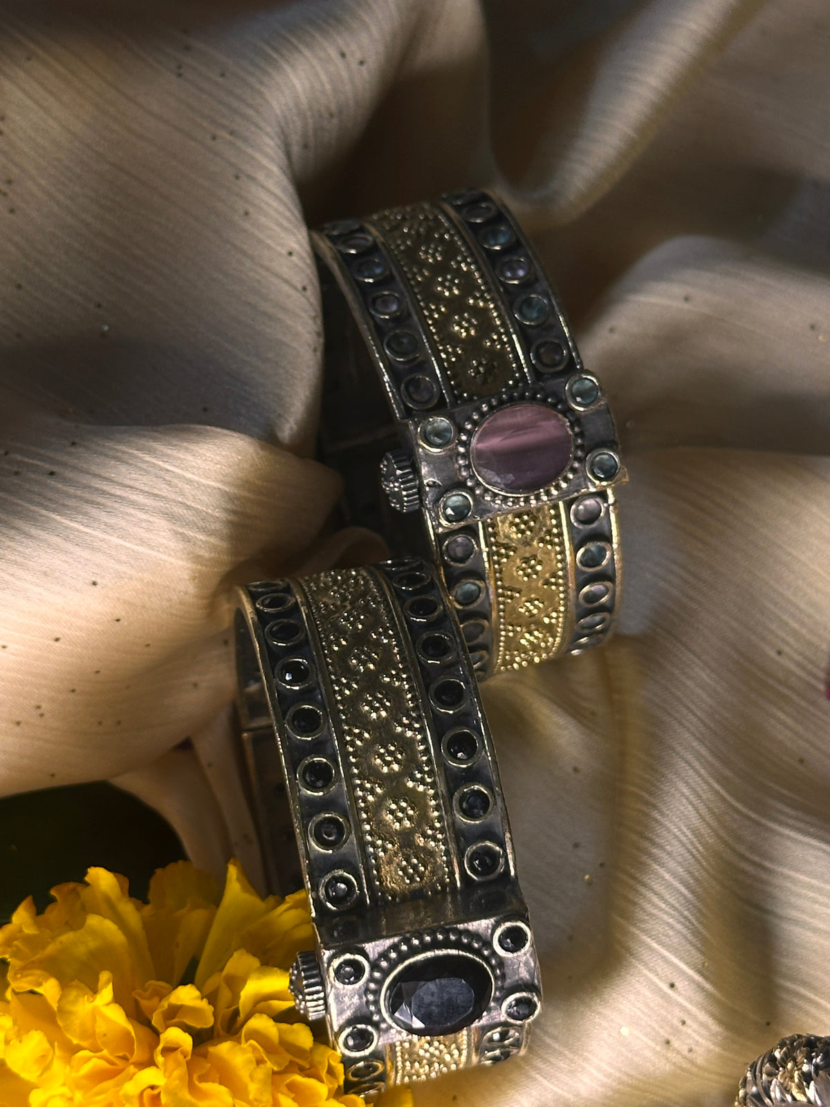 MEHER AFREEN HANDCUFF [ONE HANDCUFF] [PINK STONE]