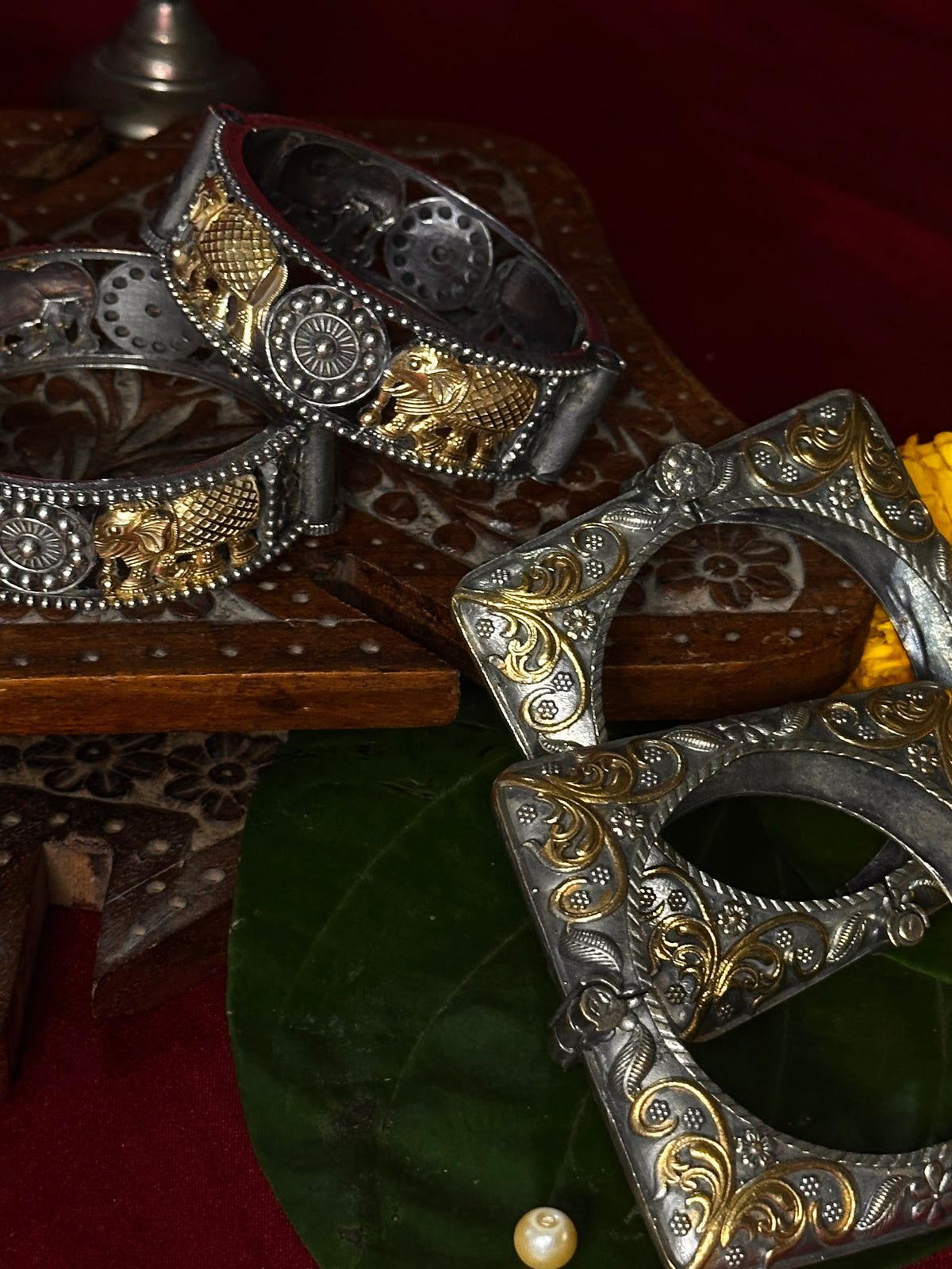 MAH AFREEN HANDCUFF [ONE HANDCUFF]