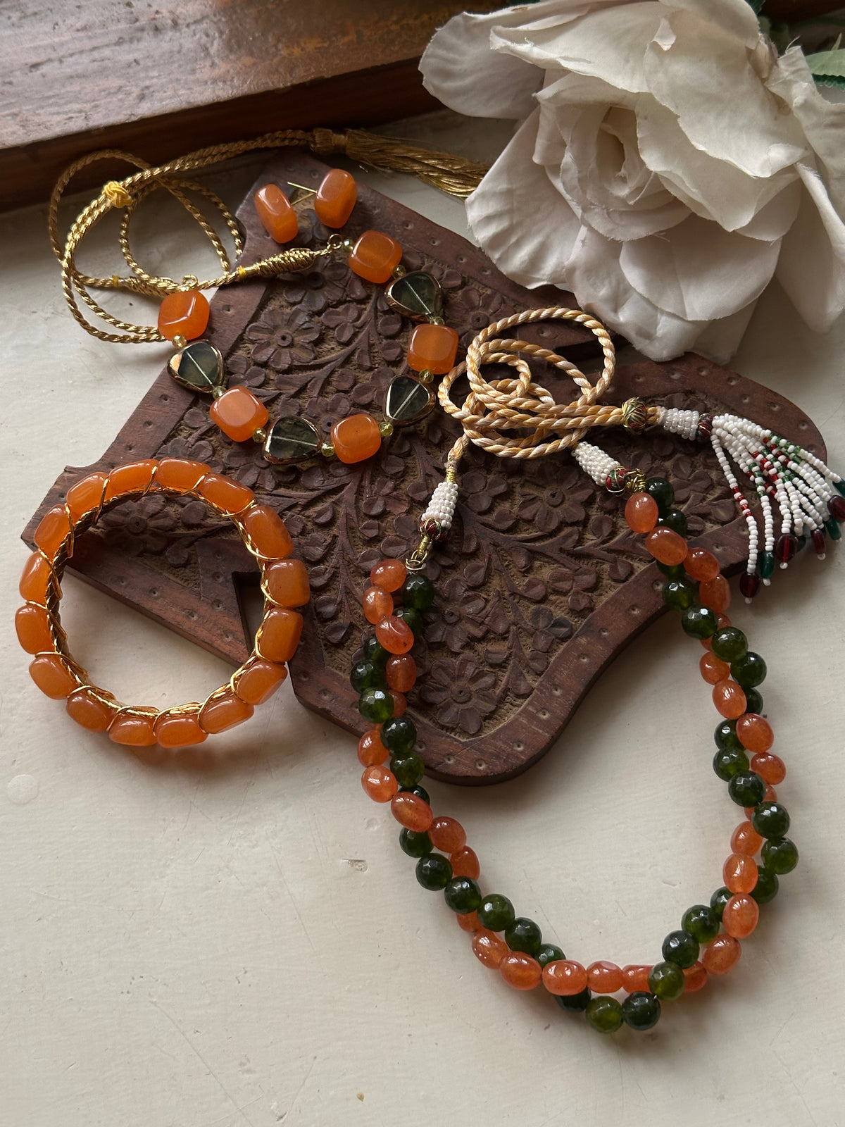 ZARAFSHAN SET [INCLUDES CHOKER WITH EARSTUDS , MALA & ONE BANGLE]