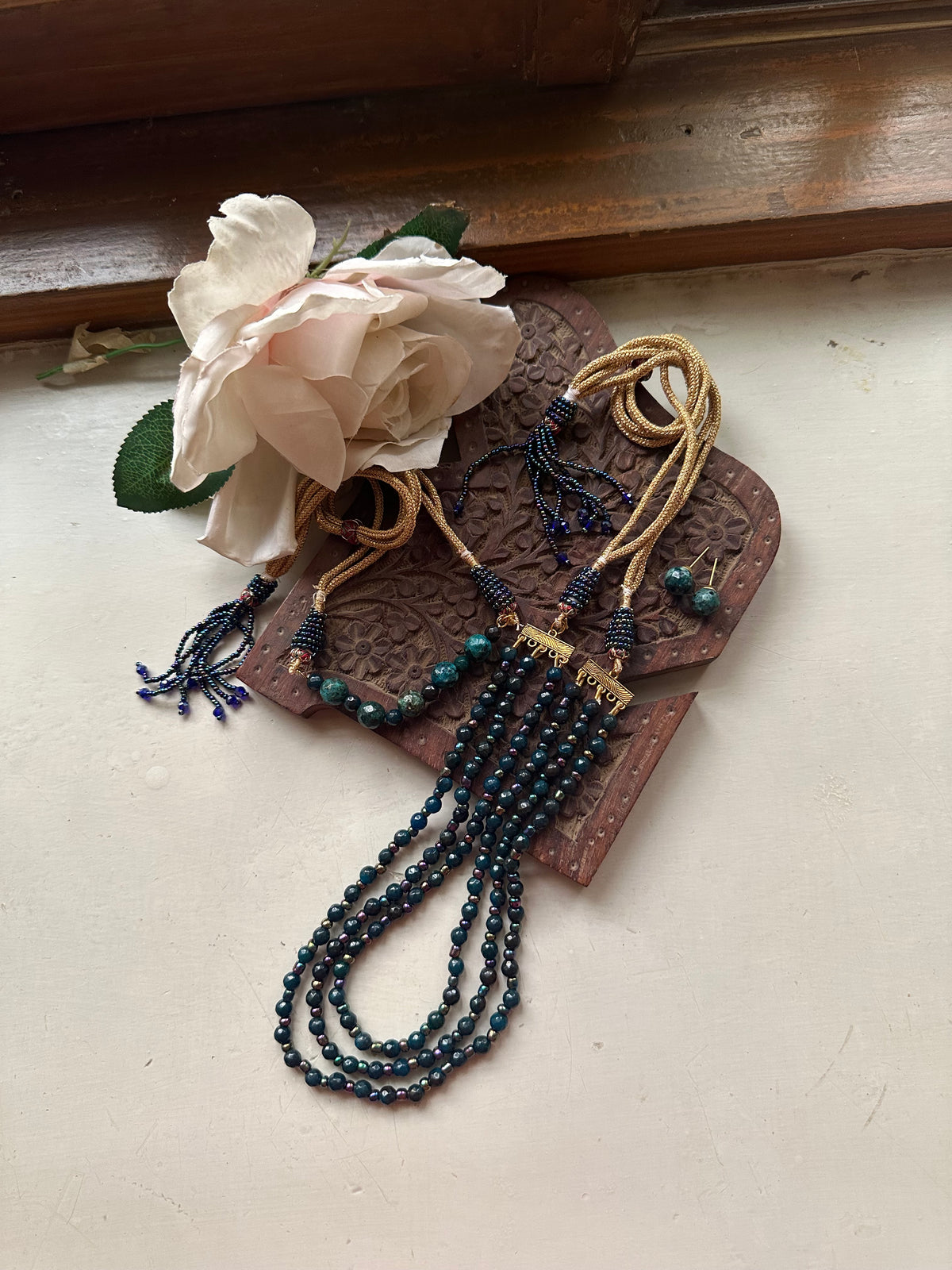 MORPICH SET [INCLUDES MALA, CHOKER WITH EARSTUDS]