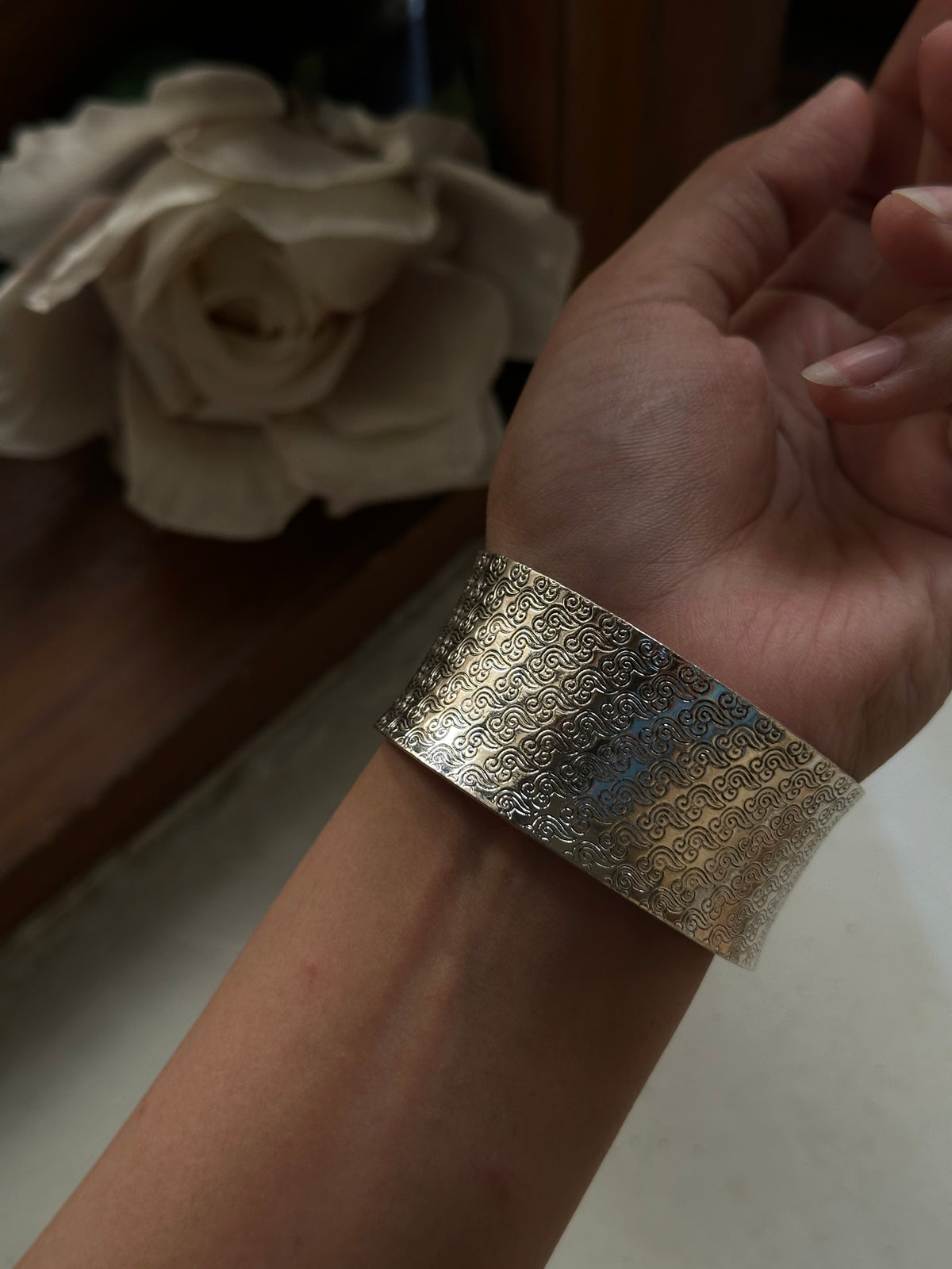 AFSANA GUL HANDCUFF