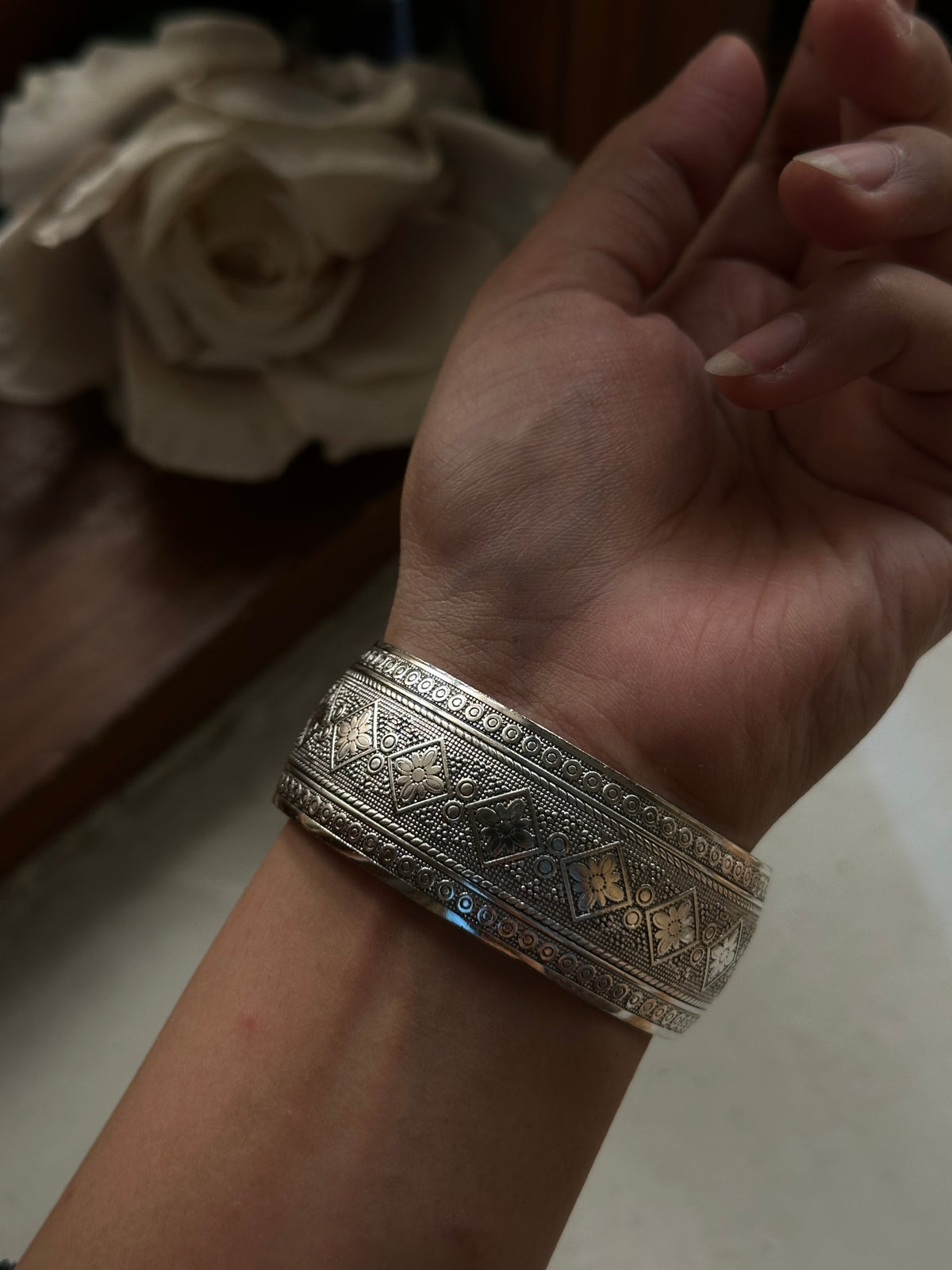 GUL E MAH HANDCUFF