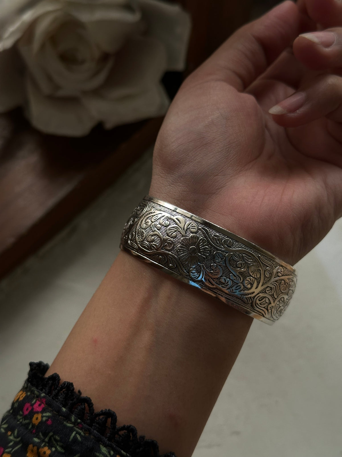 GULARAA HANDCUFF