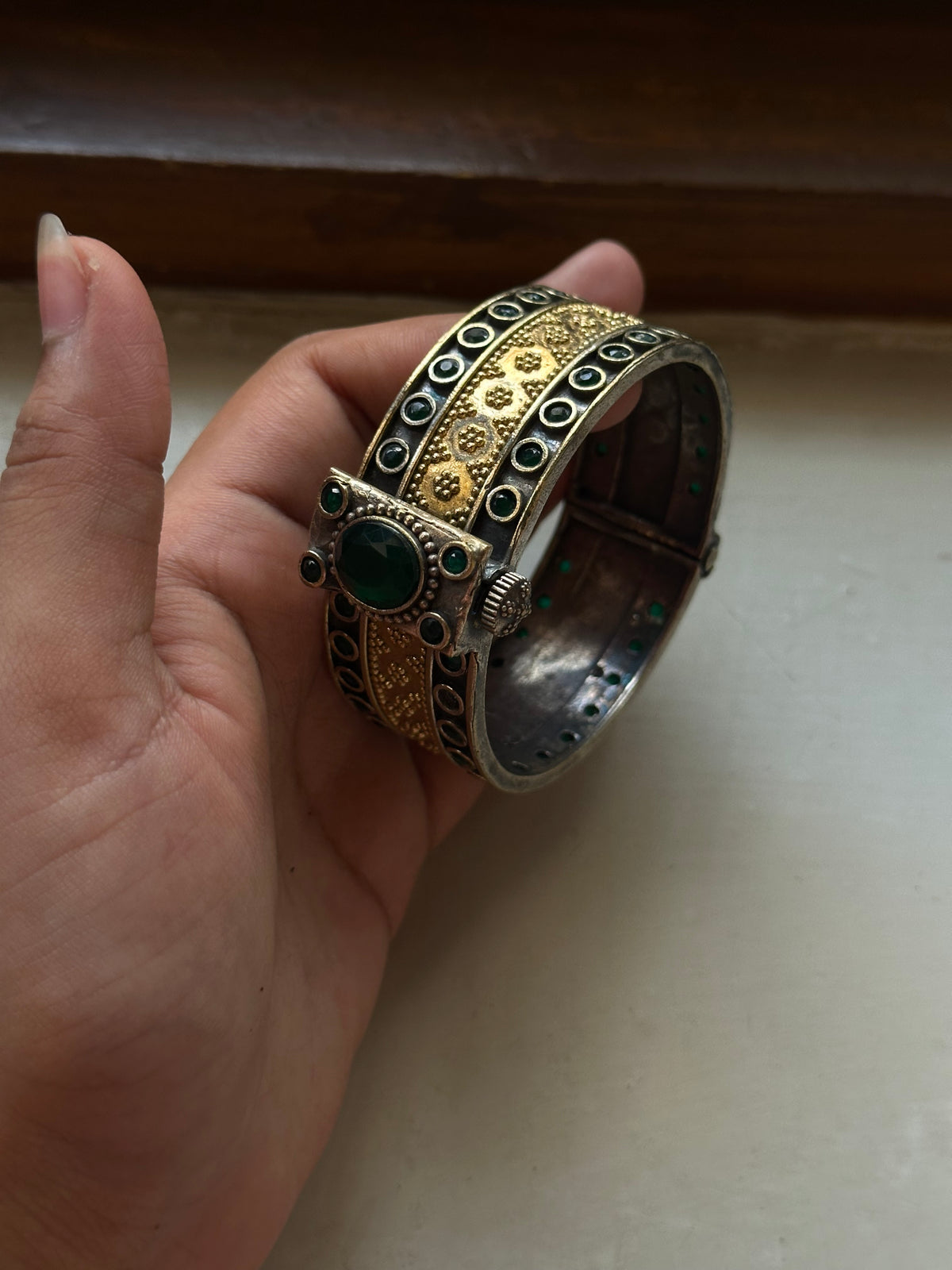 MEHER AFREEN HANDCUFF [GREEN STONE]