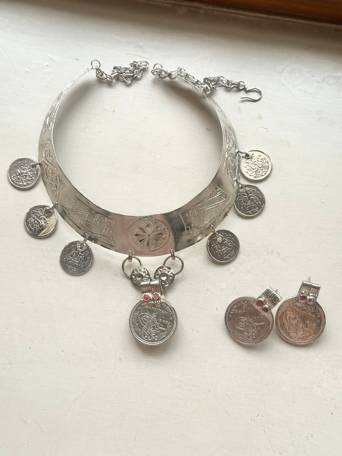 VINTAGE COIN HASLI SET [NECKPIECE WITH EARSTUDS]