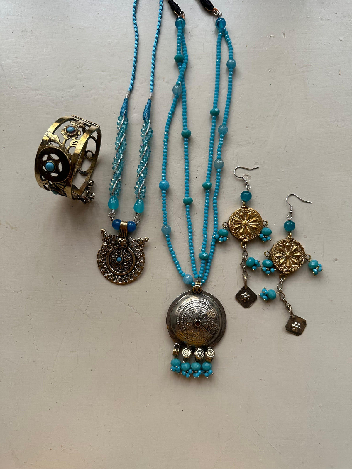 FIROUZEH VINTAGE HANDCUFF [ONLY ONE HANDCUFF]