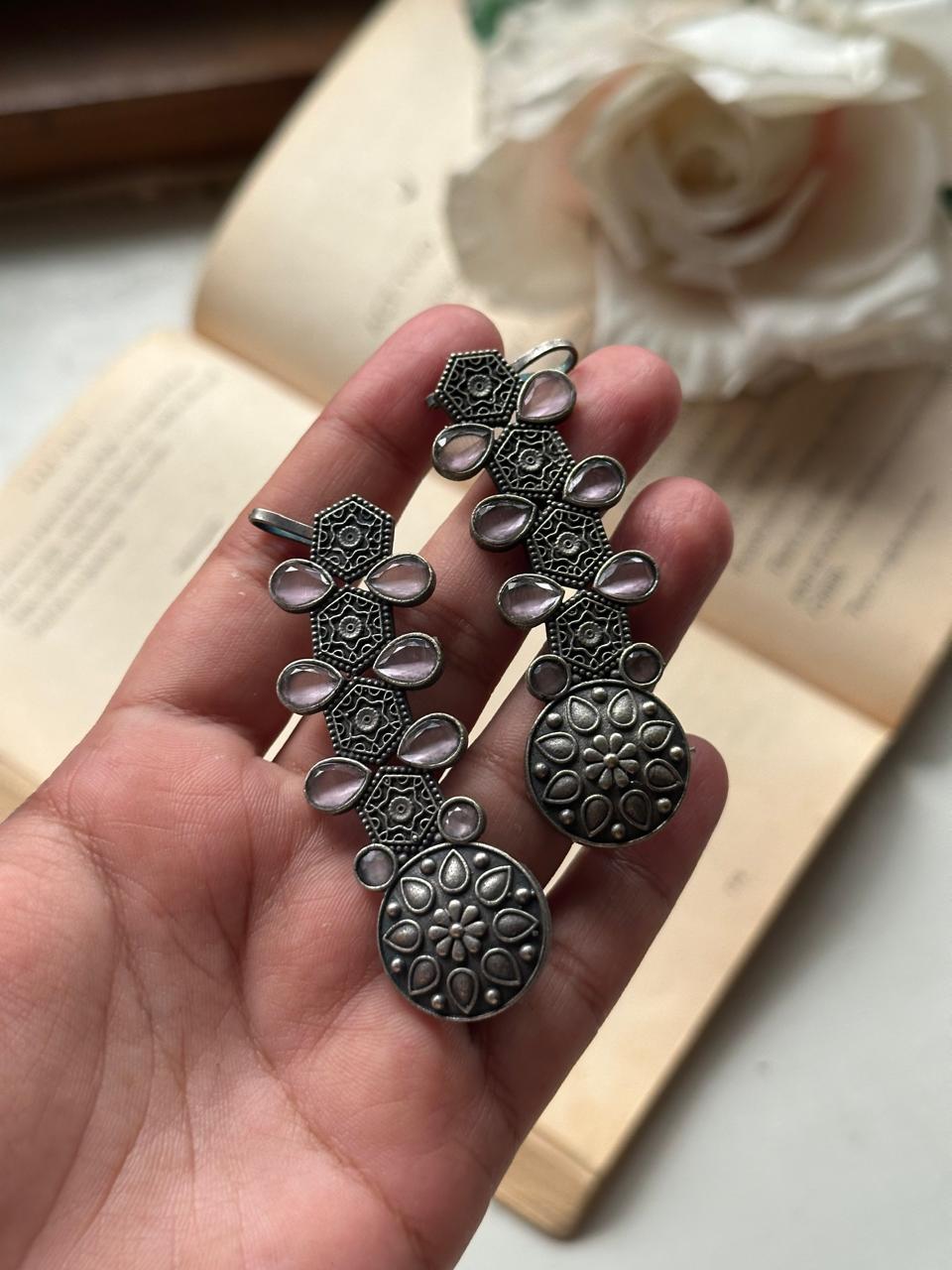 ROSHAIRAA EARCUFFS [SOFT PINK STONES]