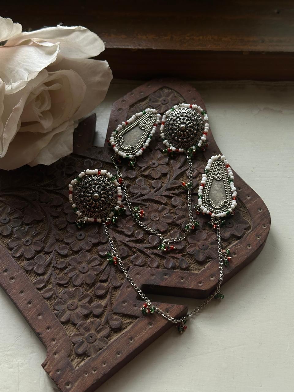 NYARA EARSTUDS WITH HAIRCLIPS