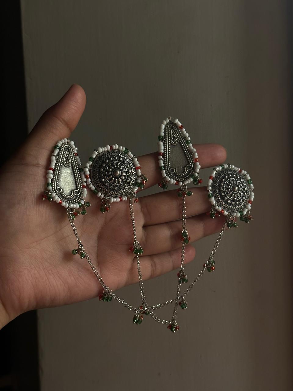 NYARA EARSTUDS WITH HAIRCLIPS
